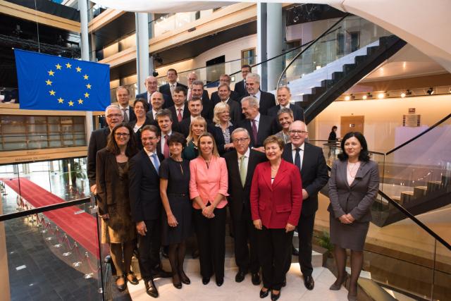 次期欧州委員会、正式に任命　－10月23日